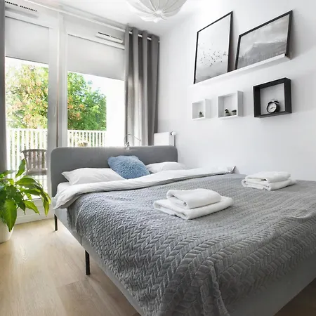 Komfortowy Z Balkonem I Parkingiem