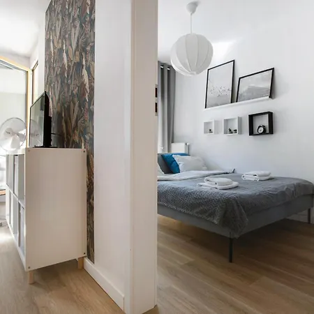 Komfortowy Z Balkonem I Parkingiem *