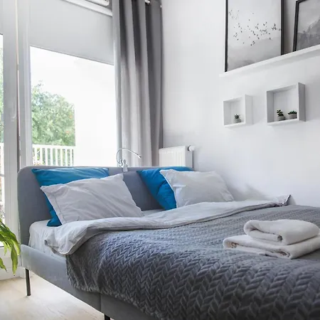 Komfortowy Z Balkonem I Parkingiem Vratislav