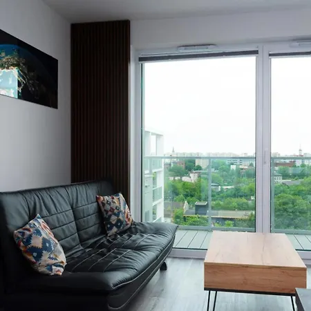 Komfortowy Z Balkonem I Parkingiem * Vratislav