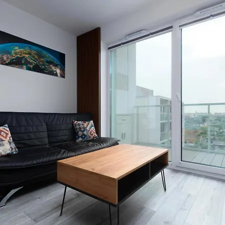 Komfortowy Z Balkonem I Parkingiem Apartamento