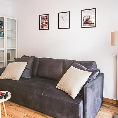 Komfortowy Z Balkonem I Parkingiem