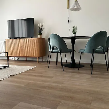 Komfortowy Z Balkonem I Parkingiem Apartment