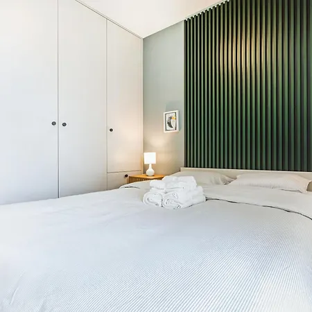 Komfortowy Z Balkonem I Parkingiem * Vratislav