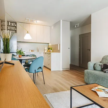 Komfortowy Z Balkonem I Parkingiem Apartamento