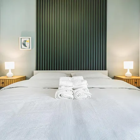 Komfortowy Z Balkonem I Parkingiem * Vratislav