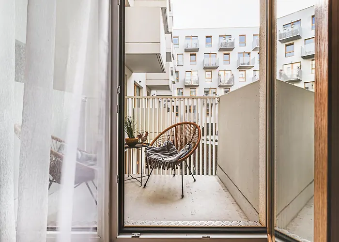 Komfortowy Z Balkonem I Parkingiem *