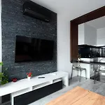 Komfortowy Z Balkonem I Parkingiem Apartament
