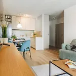 Komfortowy Z Balkonem I Parkingiem Appartement