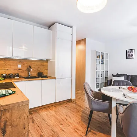 Komfortowy Z Balkonem I Parkingiem *