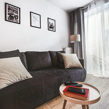 Komfortowy Z Balkonem I Parkingiem