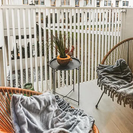 Komfortowy Z Balkonem I Parkingiem Apartment