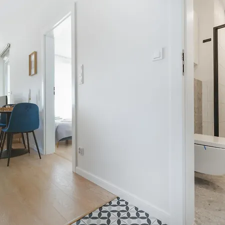 Apartment Komfortowy Z Balkonem I Parkingiem Breslau