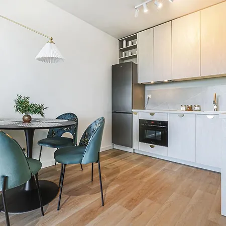 Komfortowy Z Balkonem I Parkingiem Apartment *
