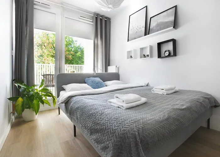 Komfortowy Z Balkonem I Parkingiem