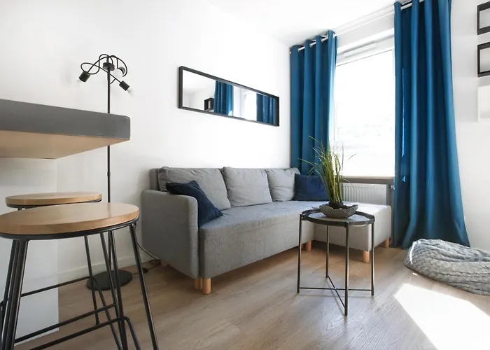 شقة Komfortowy Z Balkonem I Parkingiem فروتسواف