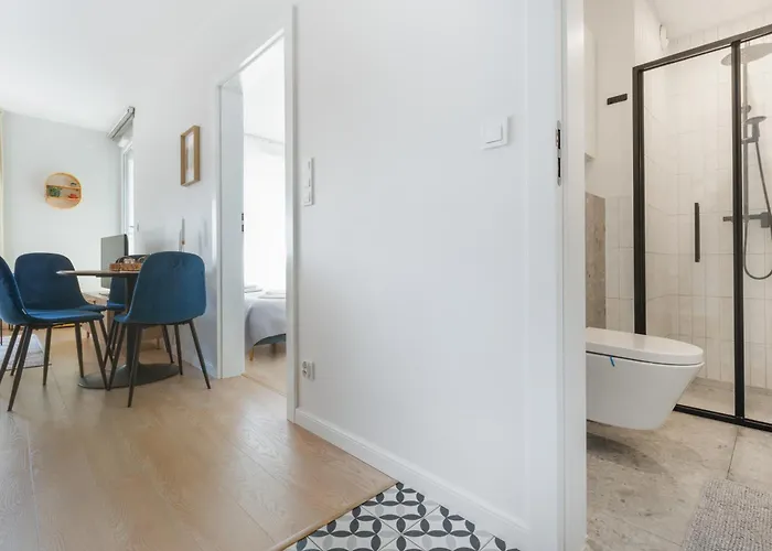 شقة Komfortowy Z Balkonem I Parkingiem فروتسواف