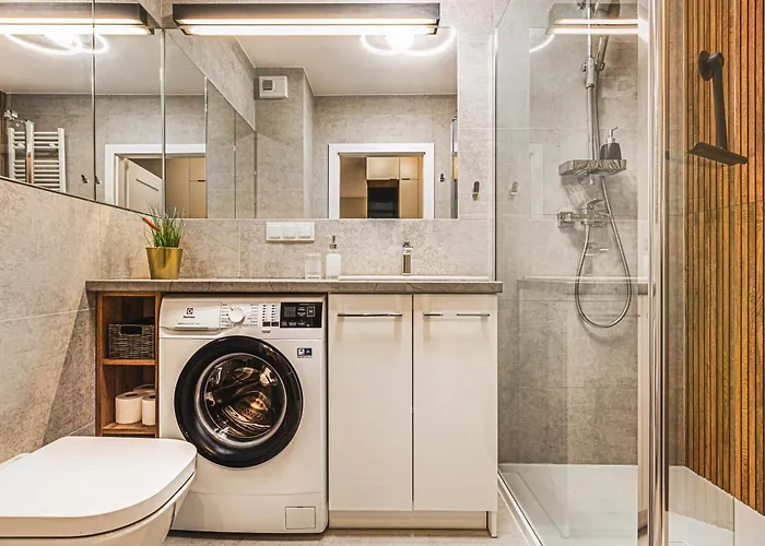 شقة Komfortowy Z Balkonem I Parkingiem فروتسواف