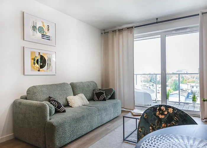 Komfortowy Z Balkonem I Parkingiem فروتسواف